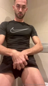 Just for you guys another sneaky sesh while the fam is in the other