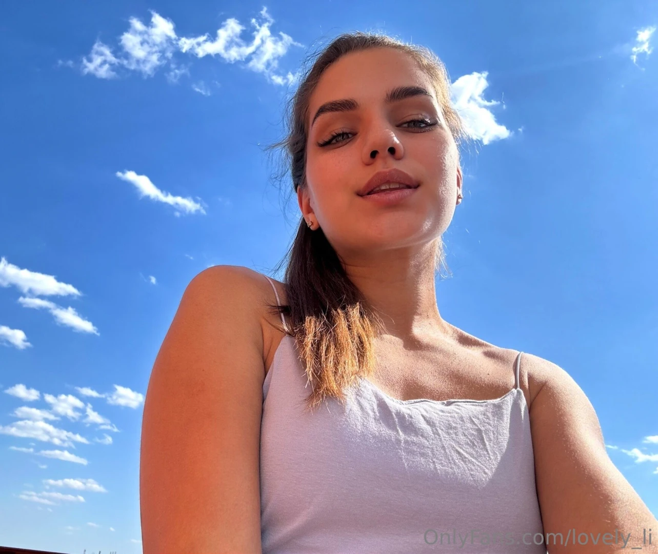 When the sky is so blue that even your thoughts become brighter part 1 