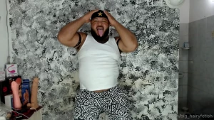 Un poco de striptease jajaja