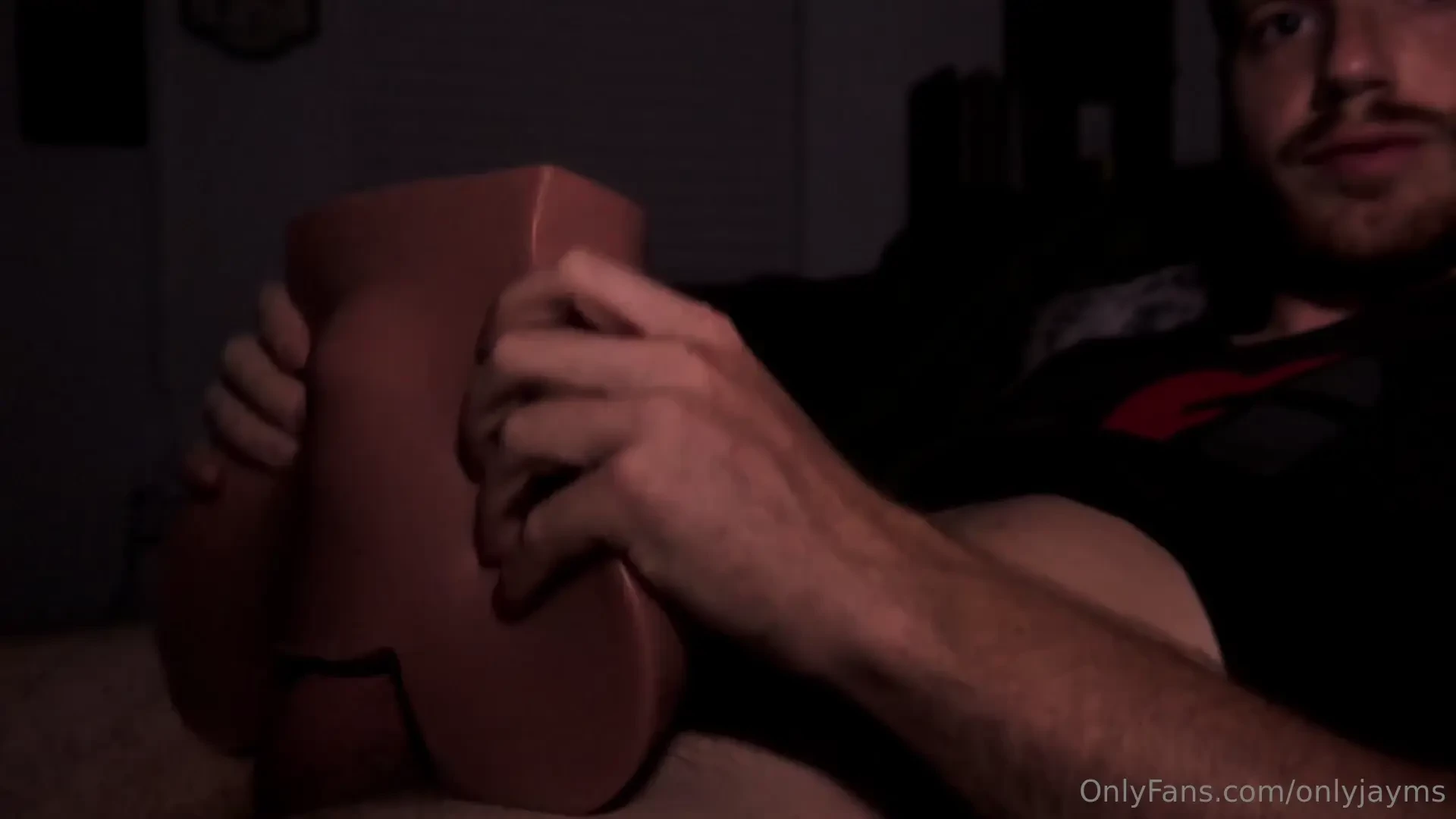 Do you prefer when i jack myself off with my hand or seeing the bulge 