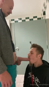 Fucking adam_mcqueenxxx in a rest area bathroom stall we left are nice
