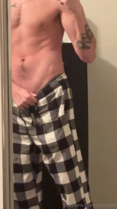 Surprised i m still somewhat in shape after not being in the gym in so