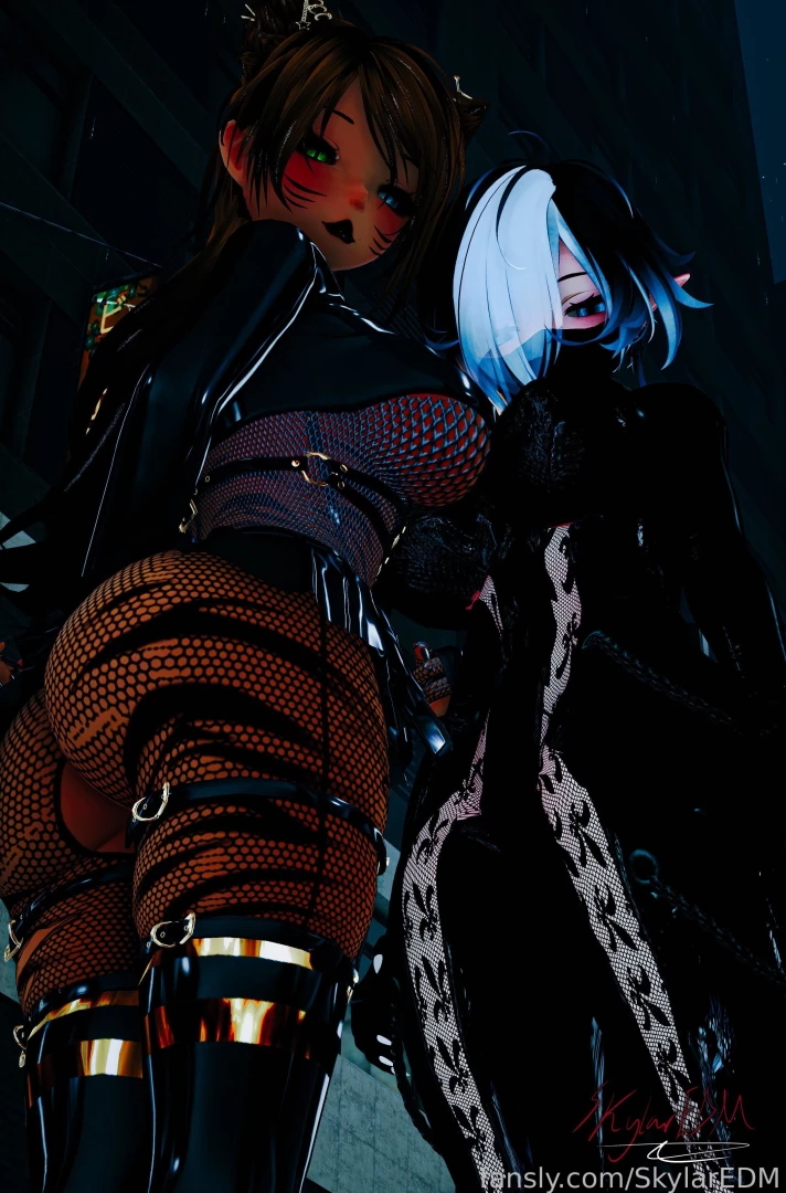 Going live with this latex lover gt lt soisoivr sexy hot horny lewd 