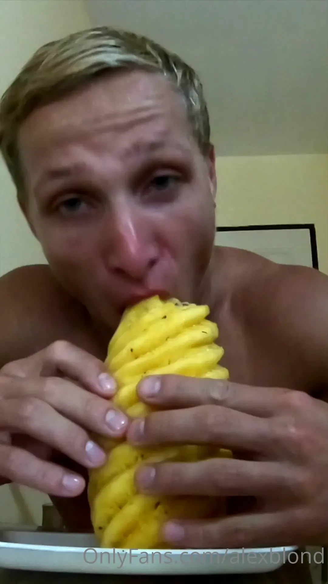 I love thai pineapple so sweet and amazing i want more and more give 