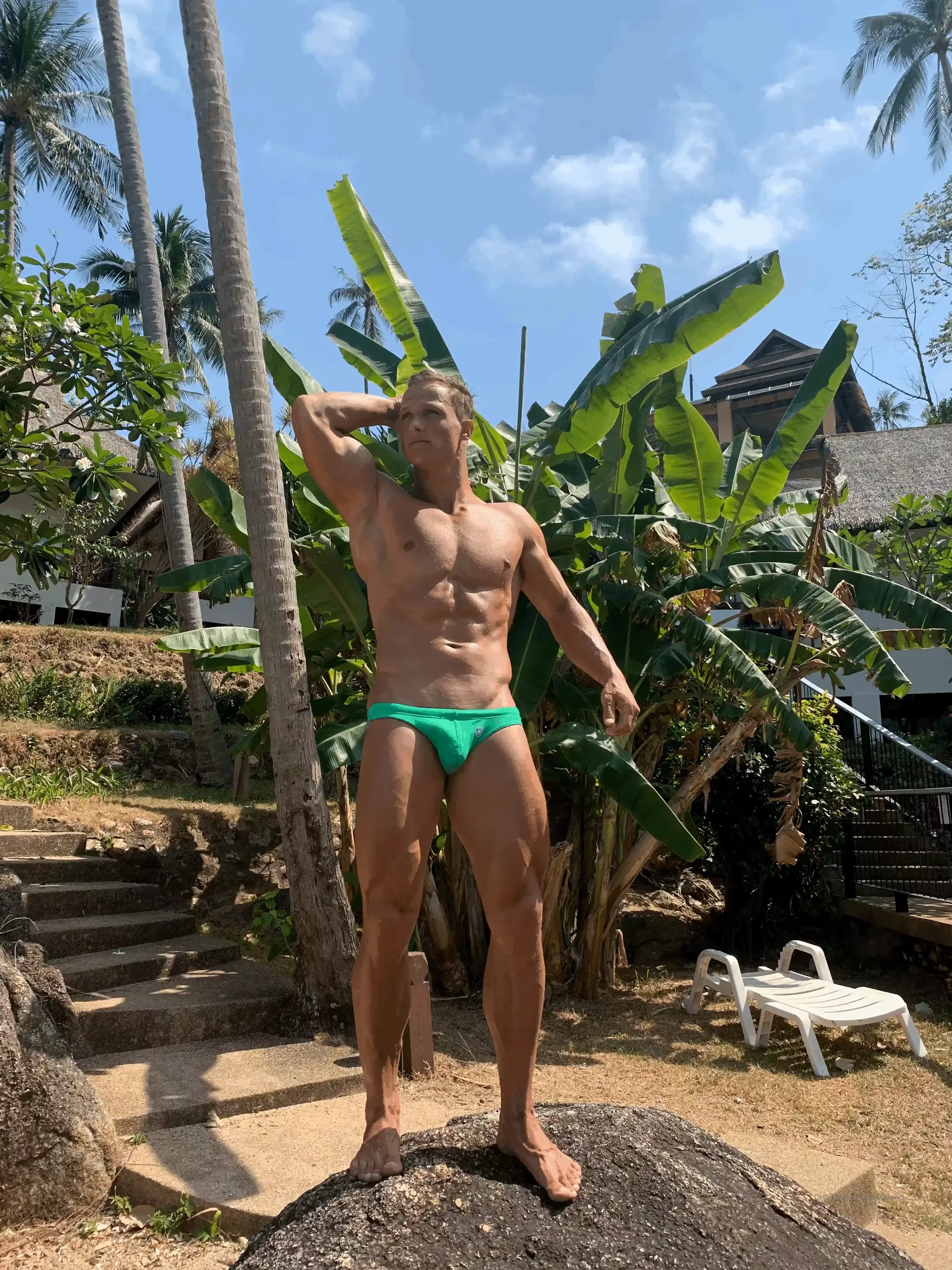 So hot weather best for me and my fotoshooting i give you nice quality 