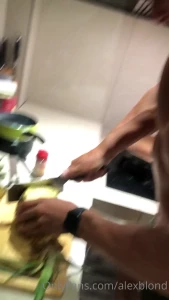 I give you more hot content soon but i need good supporting thank you