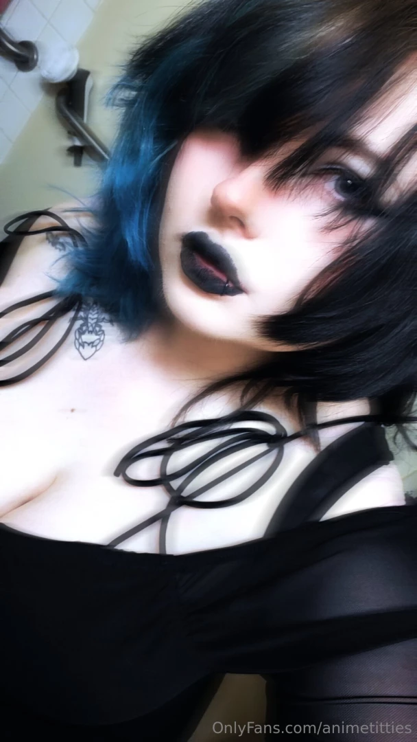 Its my birthday heres some titties 