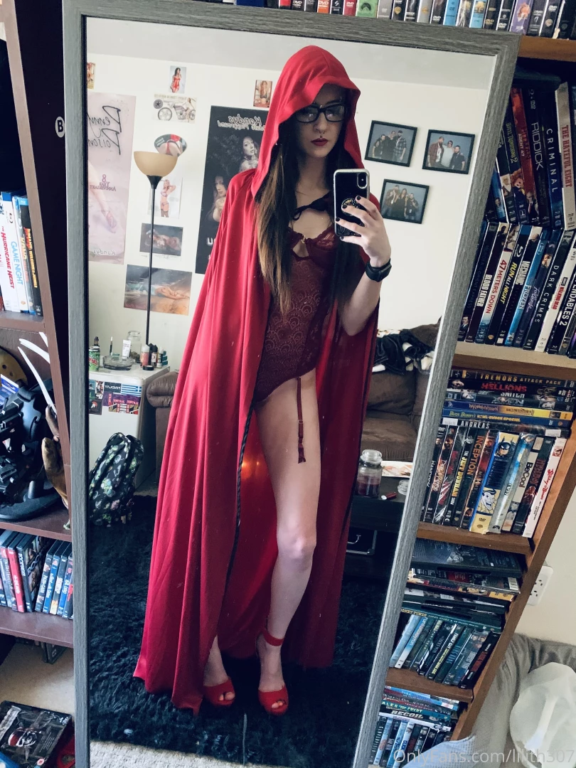 Halloween shoot nude version 15 includes 6 photos and 1 video don t part 2 