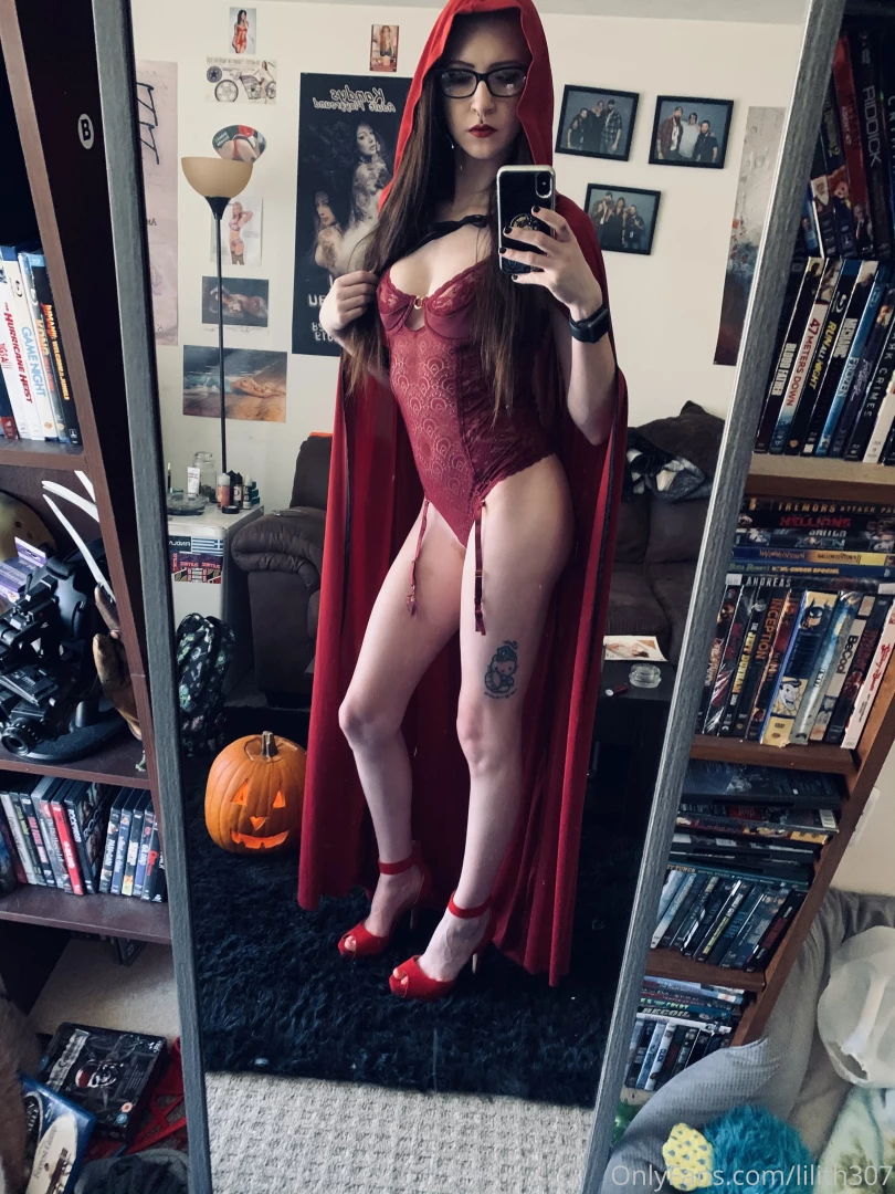 Halloween shoot nude version 15 includes 6 photos and 1 video don t part 3 