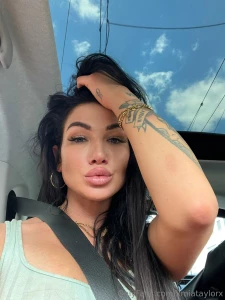 Tgif what are your weekend plans let s chat and chill