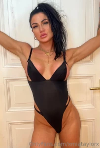 In a world of colors i choose black