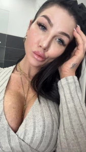 But first let me take a selfie part 3