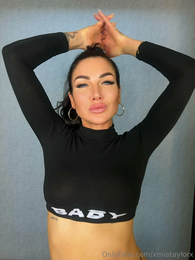 Would you like to have a nice chat with me waiting for you and looking 