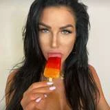 Mia🏆🟢✨Custom Queen✨🟢