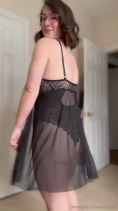 Ahhh i love this song and this outfit