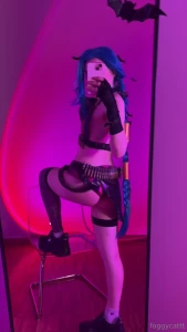Who want my jinx nude vid