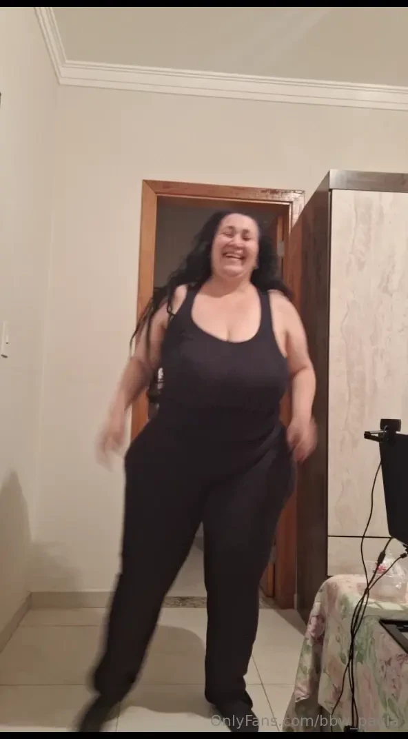 Good morning gutes noidy neighbors no problemas enjoy and dance 