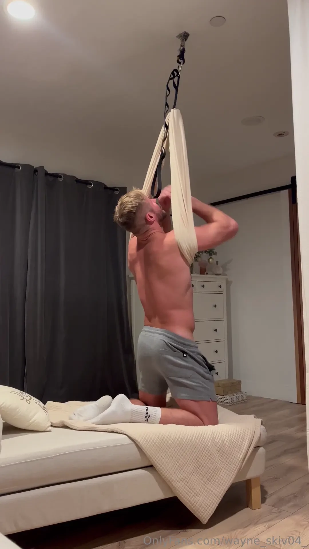 So this is our new hammock we are going to have some hot fun in this 