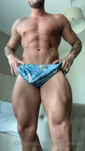 Happy monday everyone do you like my pyjama amp my current shape she s