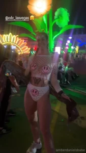 For anyone wanting to see some pics of me at edc on sunday it was so part 1