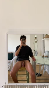 Send me nudes and make me hard boy