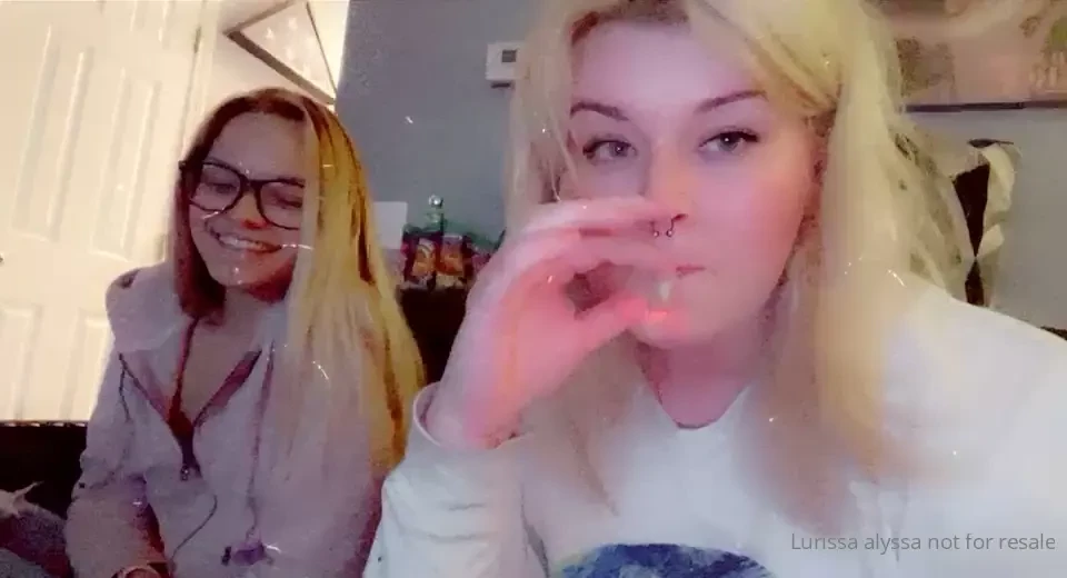 We stay chillin subscribe to my vip onlyfans to get some crazy content 