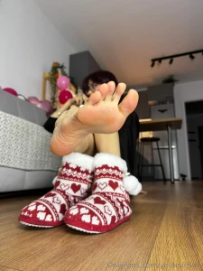 Warm my feet part 1