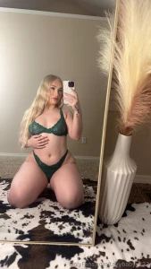 Someone come chat im bored and lonely