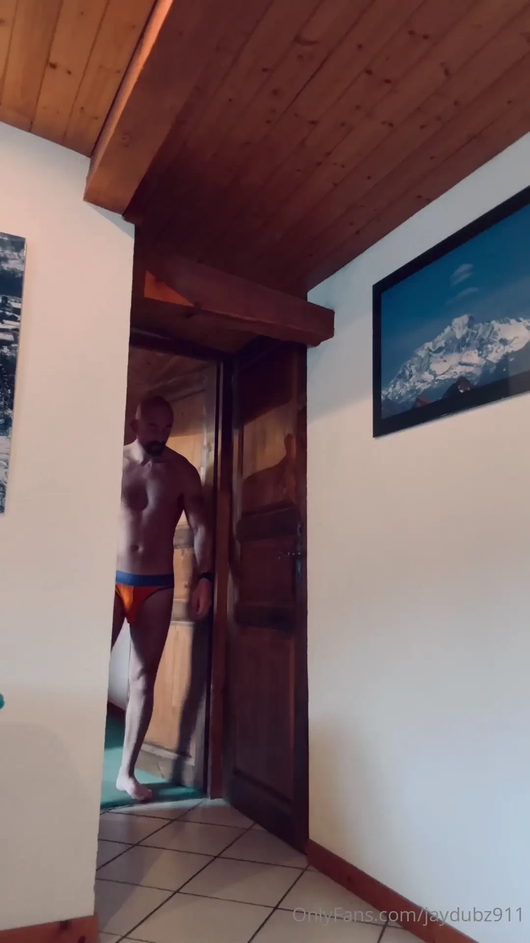 Good morning anyone else do a few pushups every day they wake up 