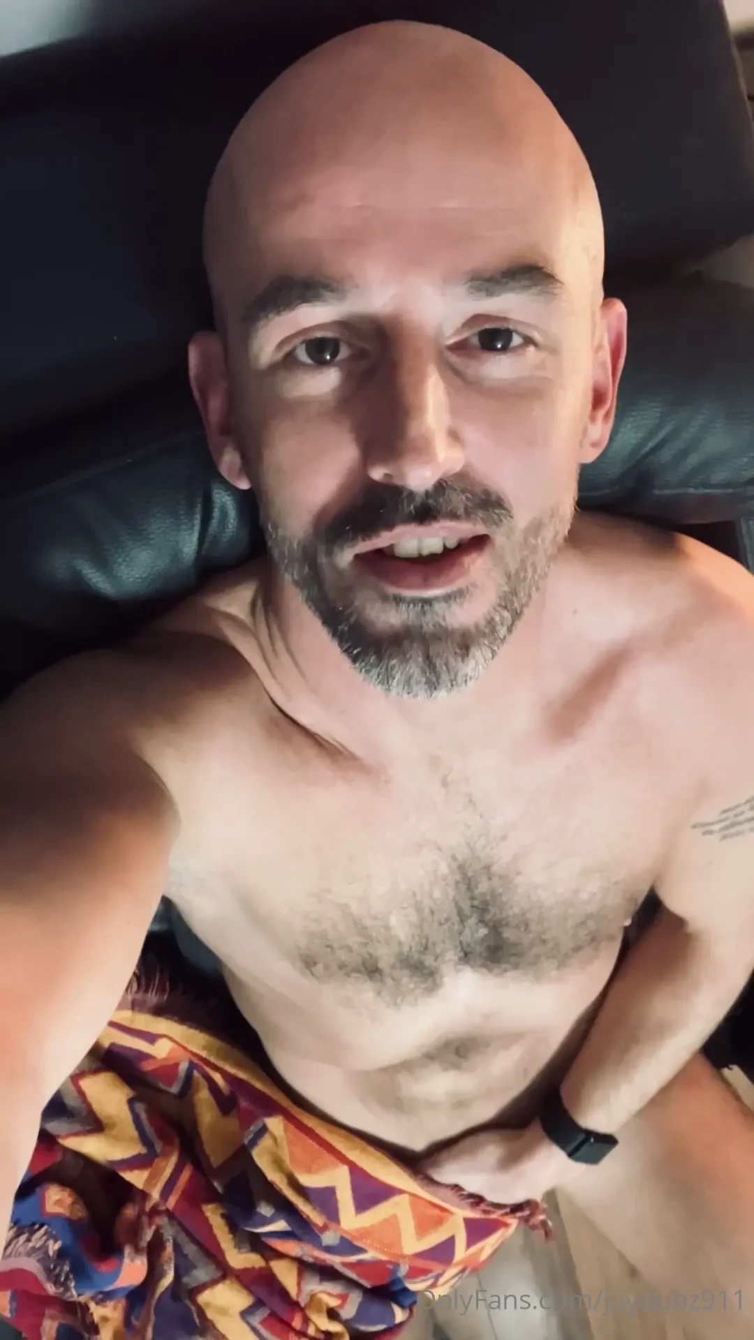 Horny and nekkid drop me a dm if you d like to play this weekend 