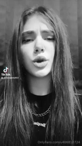 Do you like the way i flick my tongue