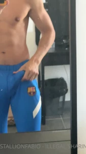 J ai re u un nouveau jogging d un fan je l aime trop vous en pensez