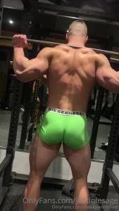 I could bench press you