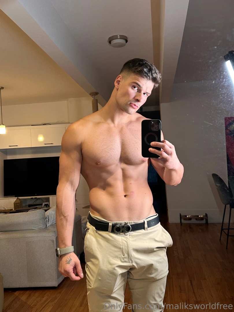 Kiss the abs 