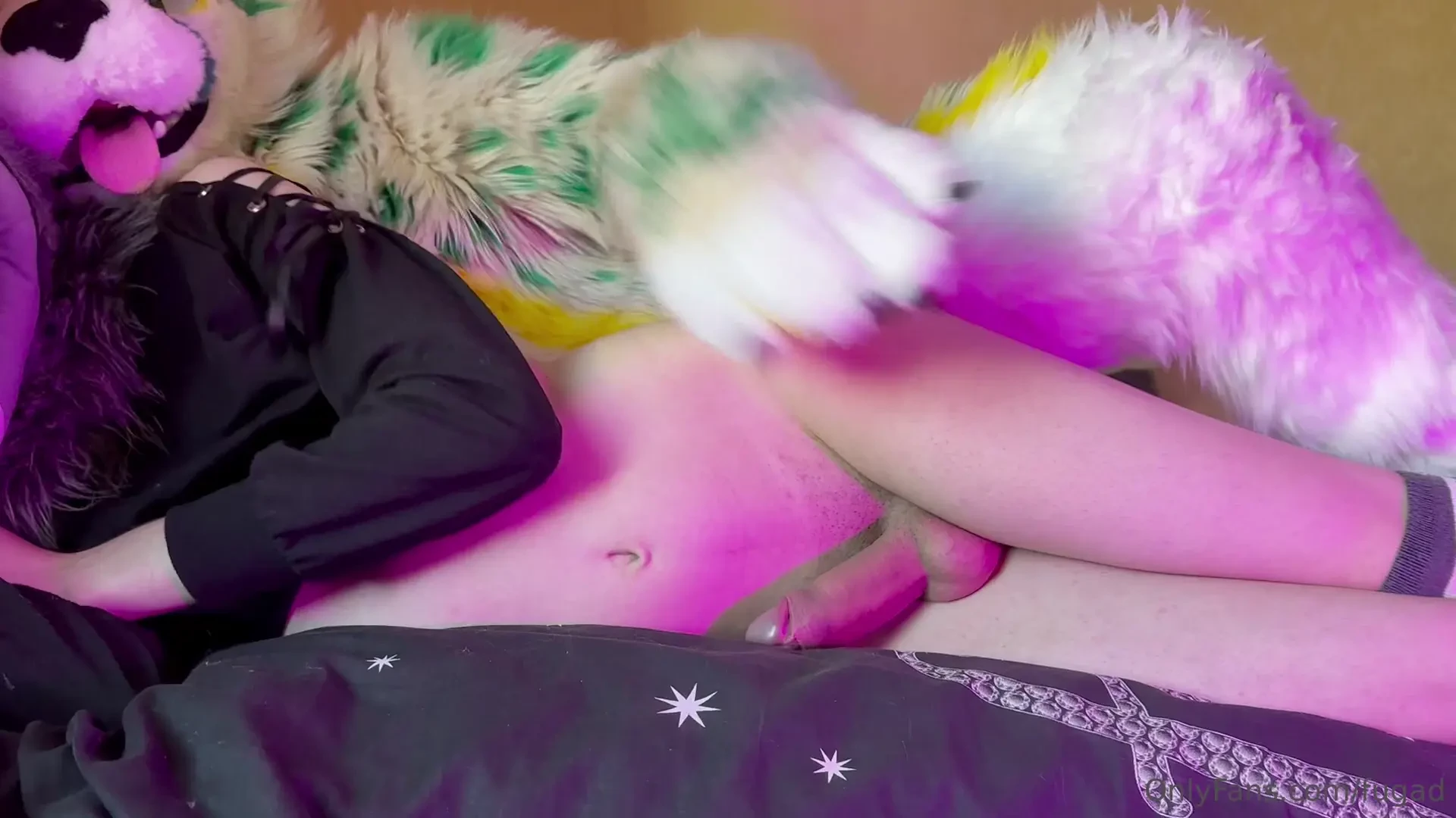 Haaa a cheetah broke into our bedroom and caught me i m all red as 