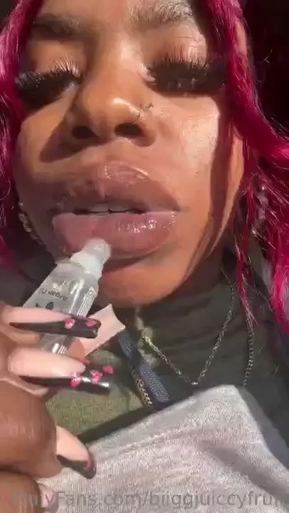 Up gloss dripping gloss joi 