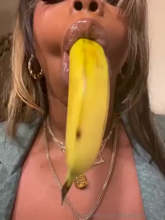 Enjoying sucking this banana dm for the full video 