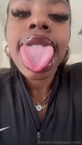 Up close joi