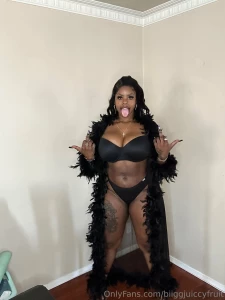 Beautiful goddess in all black new post coming daily sorry iv been
