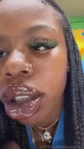Upclose joi