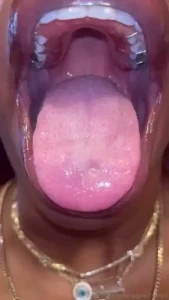 Mouth tour