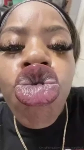Wide open mouth