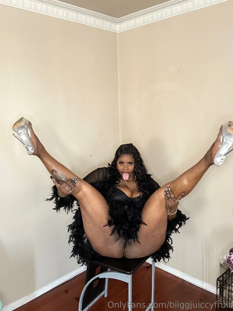 Nasty thick juicy goddess 