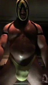 Muscle-submission part 1635459