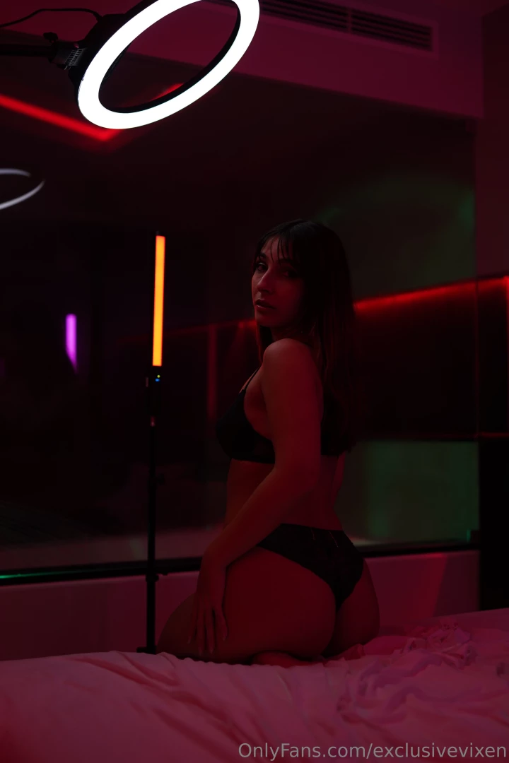 I will be uploading some content from previous photoshoots during 