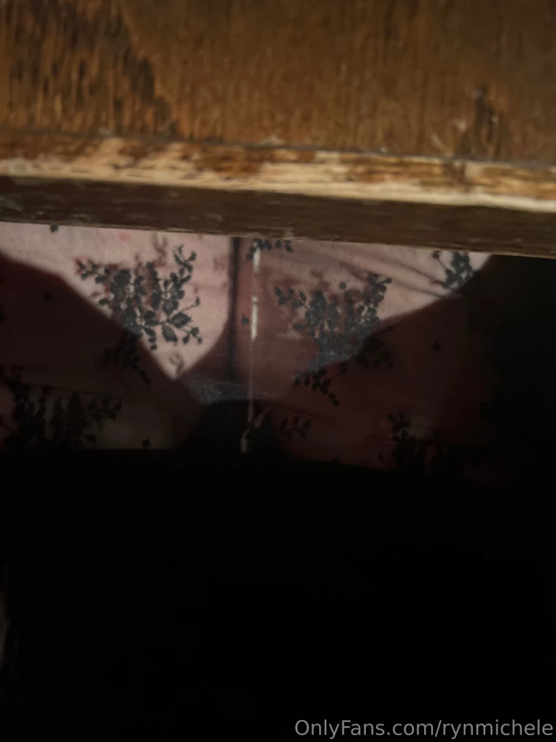 Little picture from the other night mommy had me tie a string around 