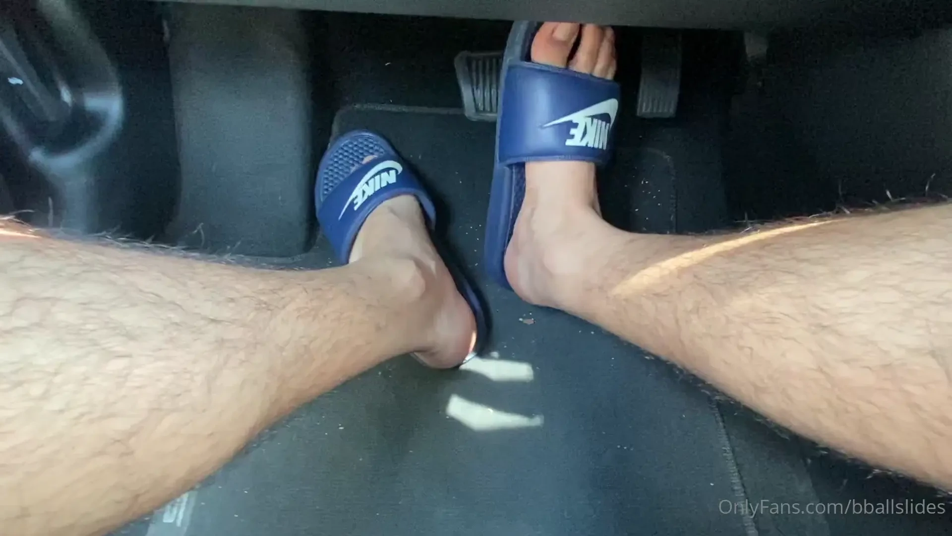 Feet play in my nike slides while i drive 