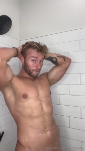 Who would help me scrub my back like if you want me to send you the