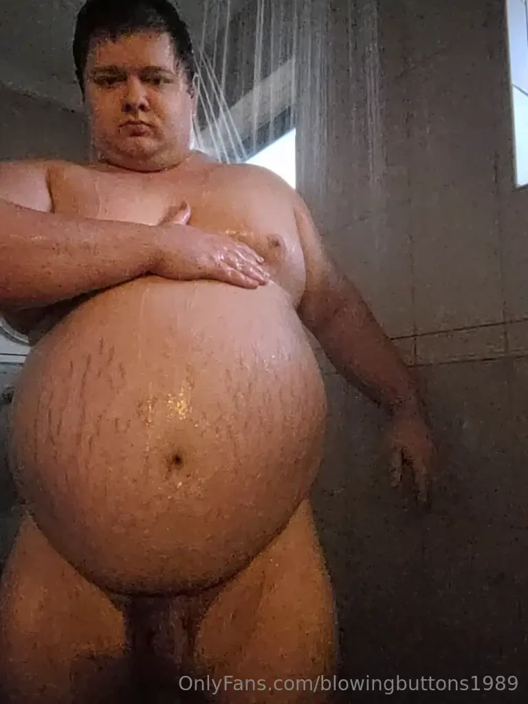 Me at my fattest piggiest waddling between beer and food part 5 