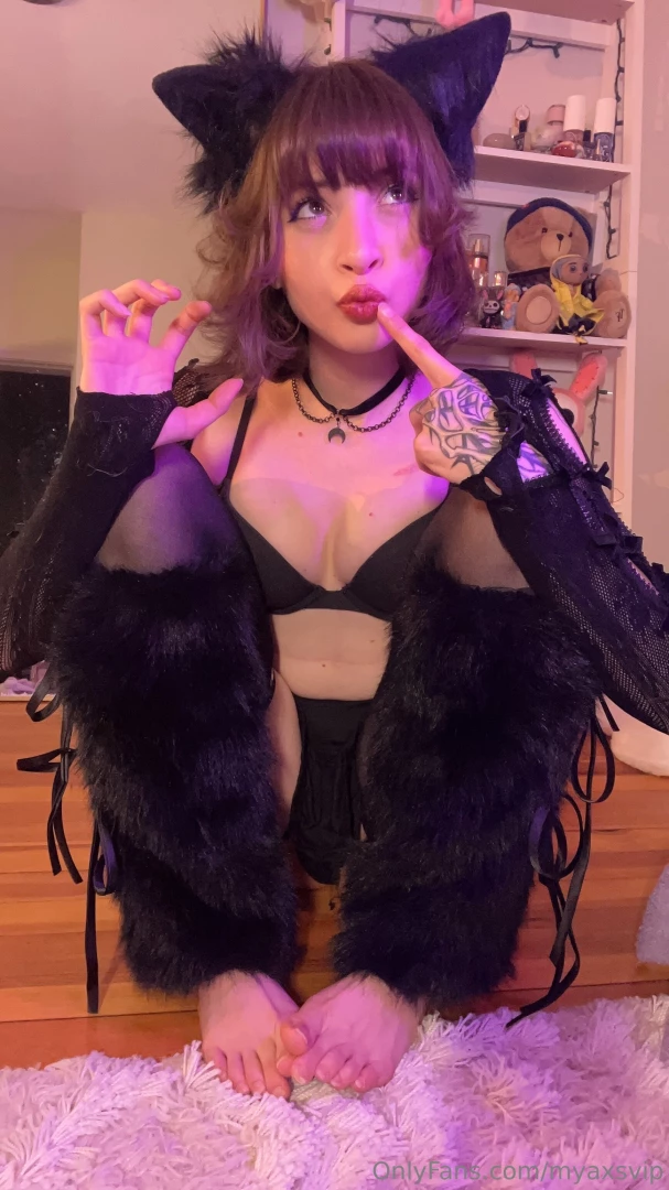 Toes and fat pussy also my new favorite thing is cutting holes in the part 3 